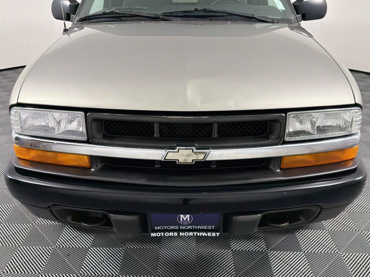 Used 2001 Chevrolet S10 Pickup 4x4 Extended Cab image 2