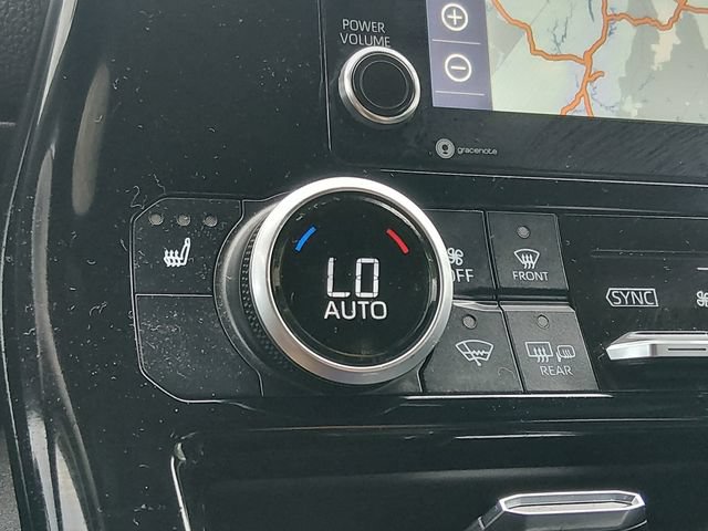 Used 2021 Toyota Highlander XSE AWD/4WD image 22