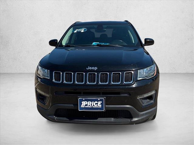Used 2018 Jeep Compass Latitude w/ Popular Equipment Group FWD image 2