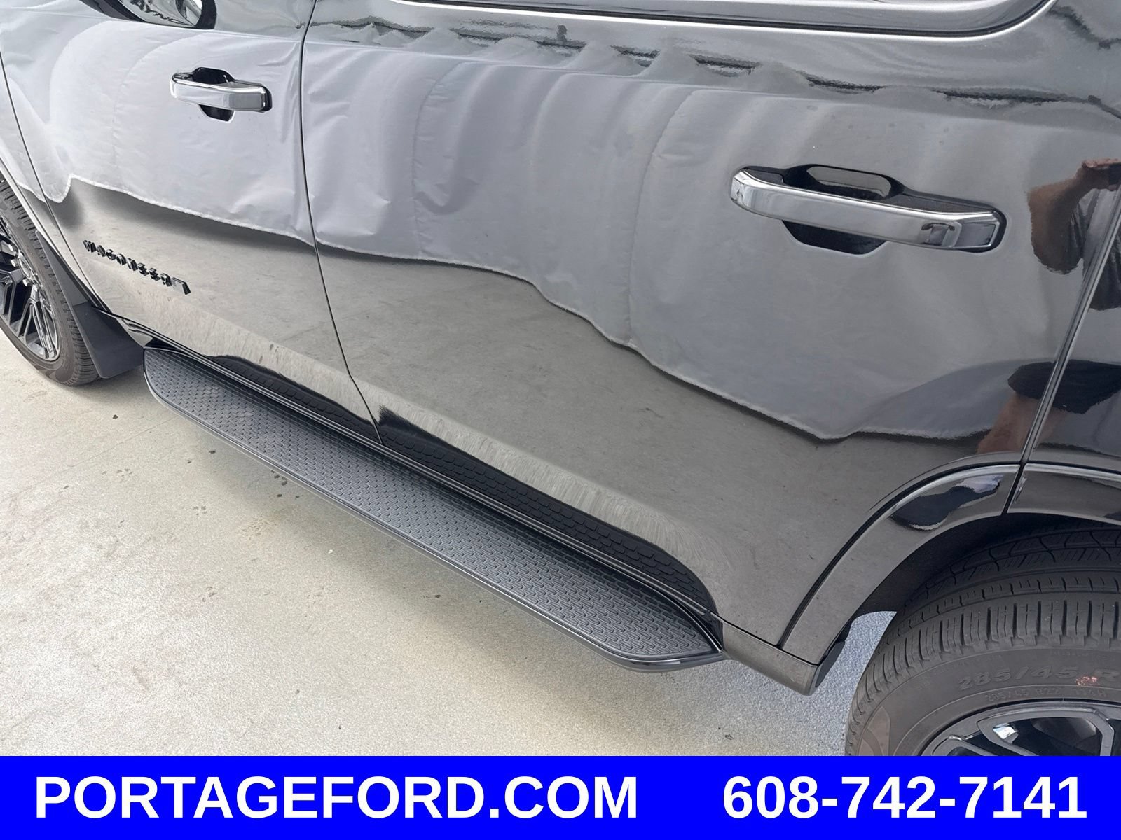 Used 2024 Jeep Wagoneer Series II w/ Convenience Group I AWD/4WD image 6