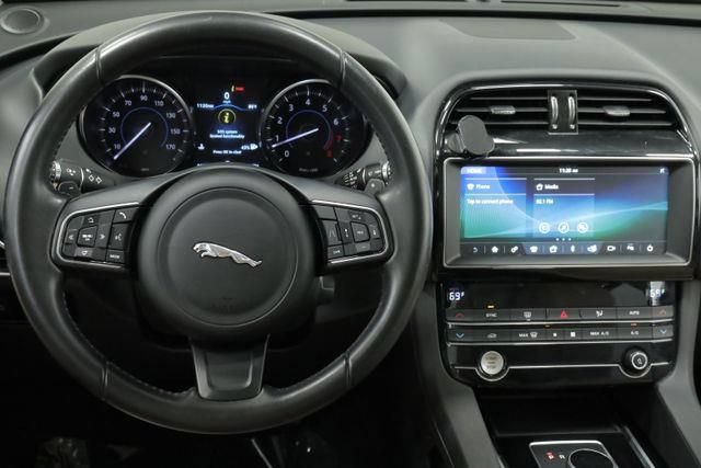 Used 2020 Jaguar F-PACE Premium AWD/4WD image 10