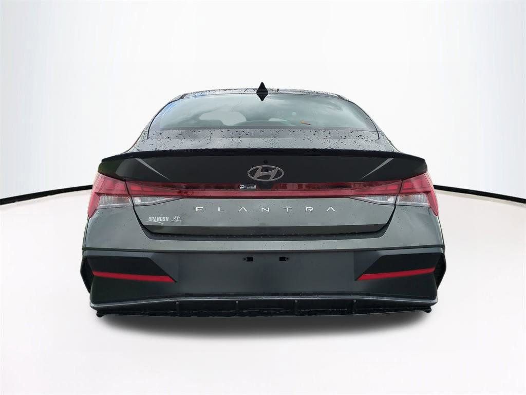 New 2026 Hyundai Elantra SEL Sport image 6