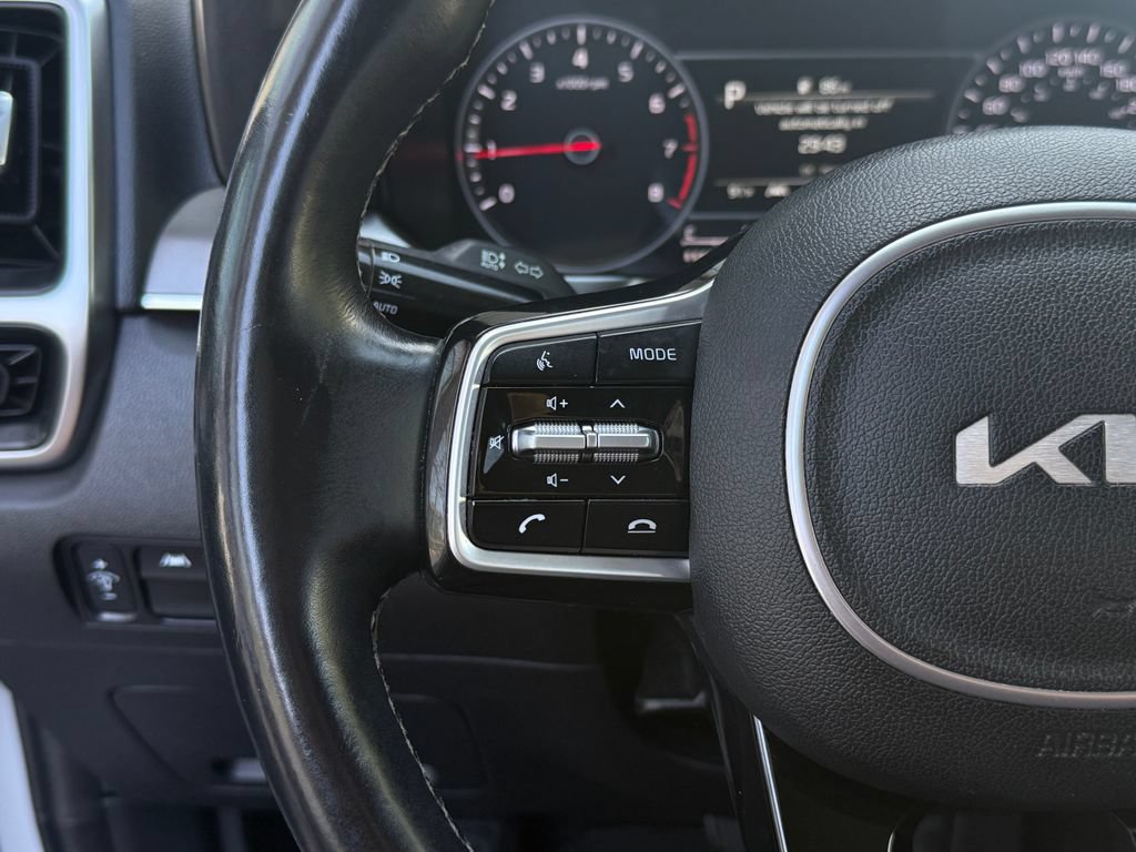 Used 2022 Kia Sorento LX AWD/4WD image 28
