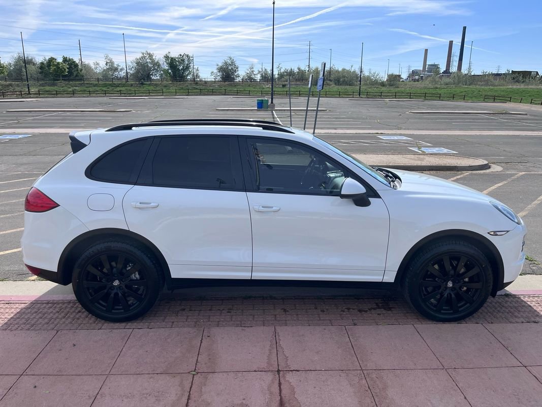 Used 2013 Porsche Cayenne S AWD/4WD image 4