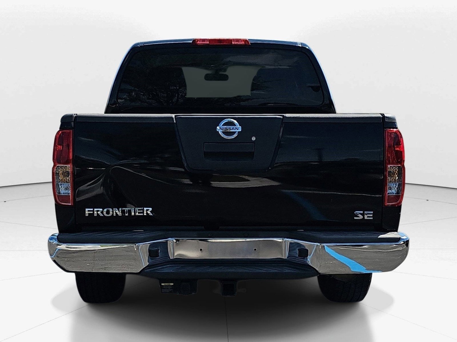 Used 2010 Nissan Frontier SE RWD image 5