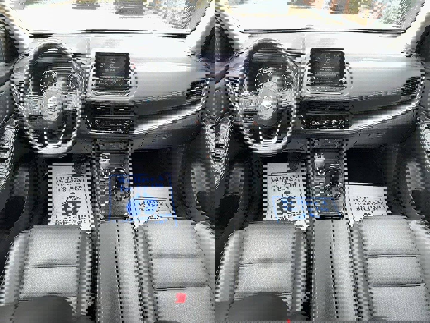 Used 2024 Nissan Rogue SV w/ SV Premium Package image 14