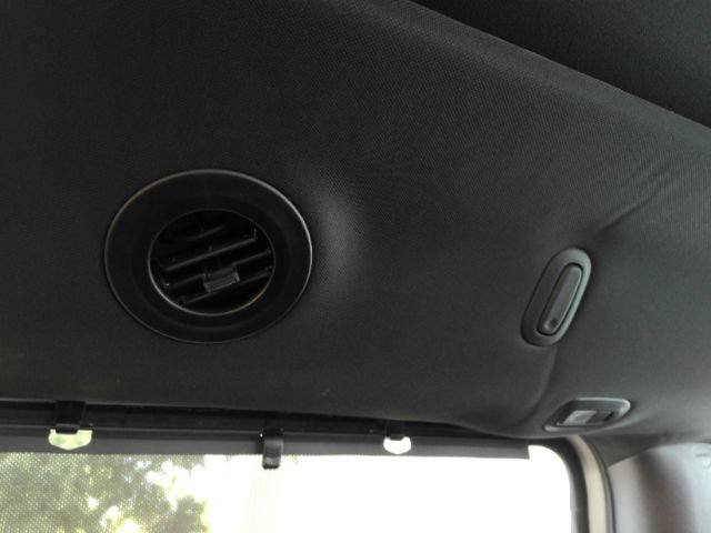 Used 2025 Chrysler Pacifica Limited FWD image 38