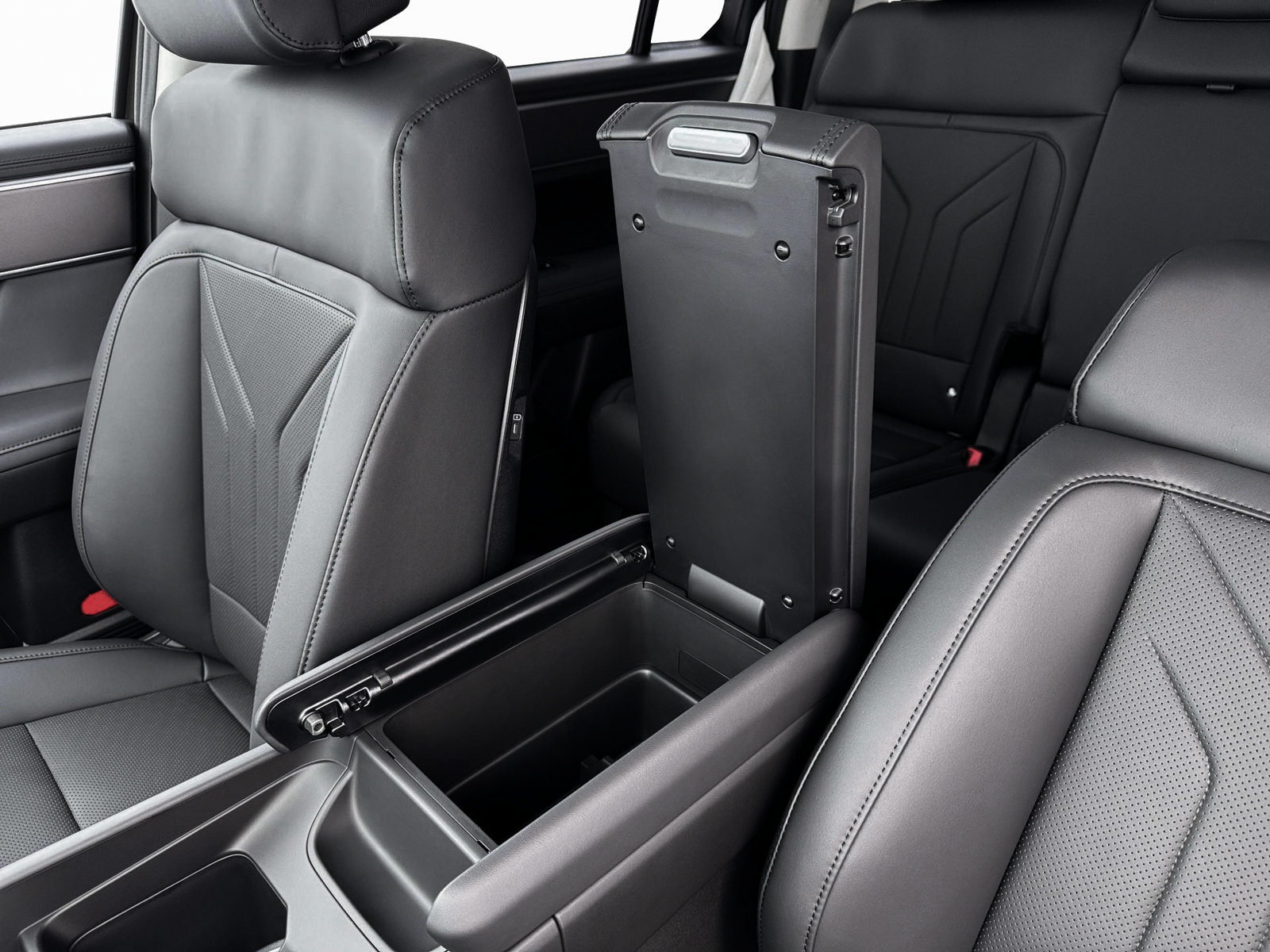New 2026 Hyundai Santa Fe SEL w/ Tow & Go Package FWD image 19