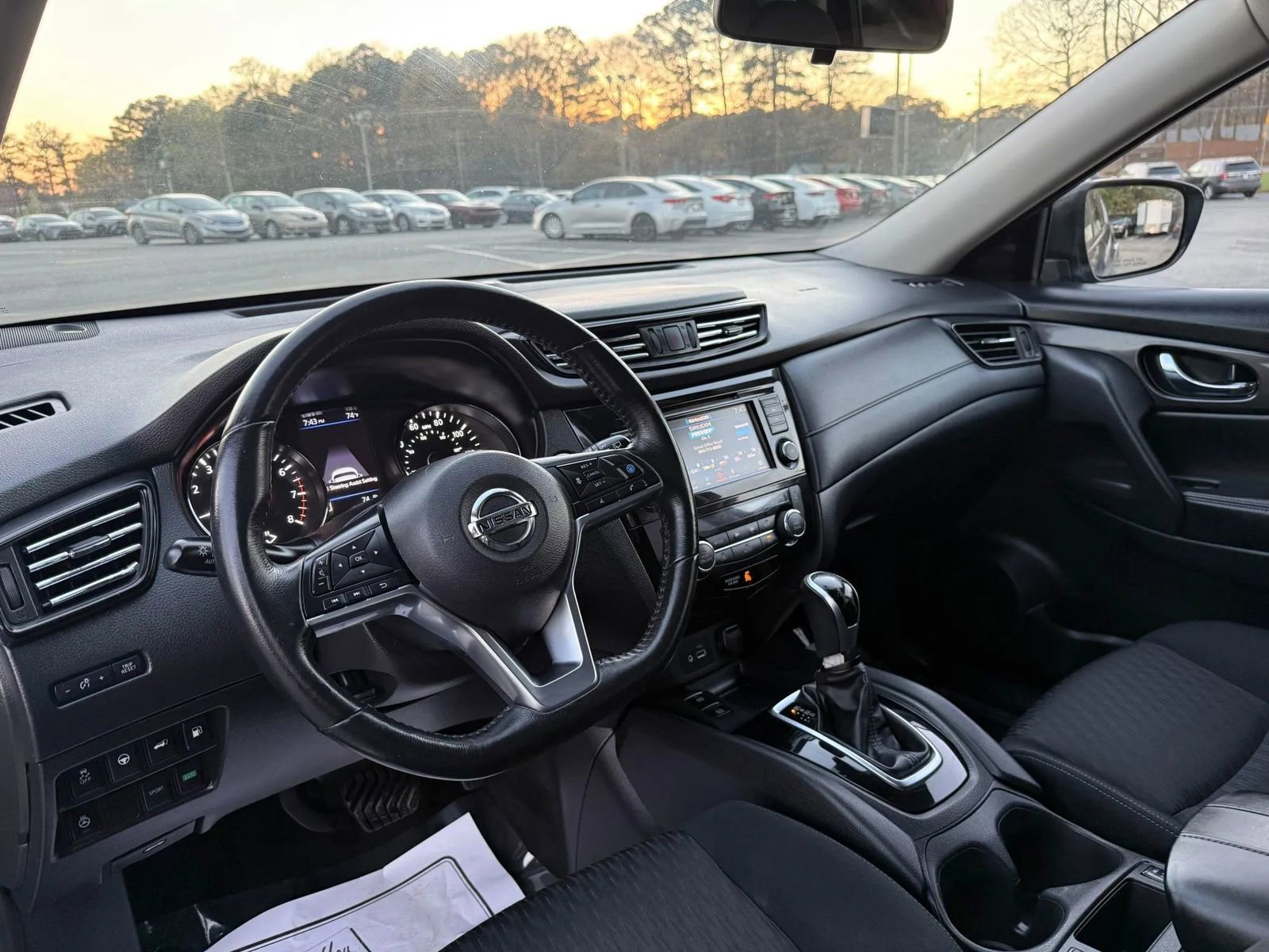 Used 2019 Nissan Rogue SV w/ Premium Package FWD image 6