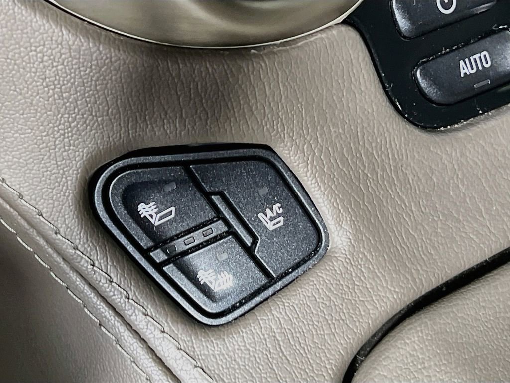 Used 2016 GMC Yukon XL Denali RWD image 20