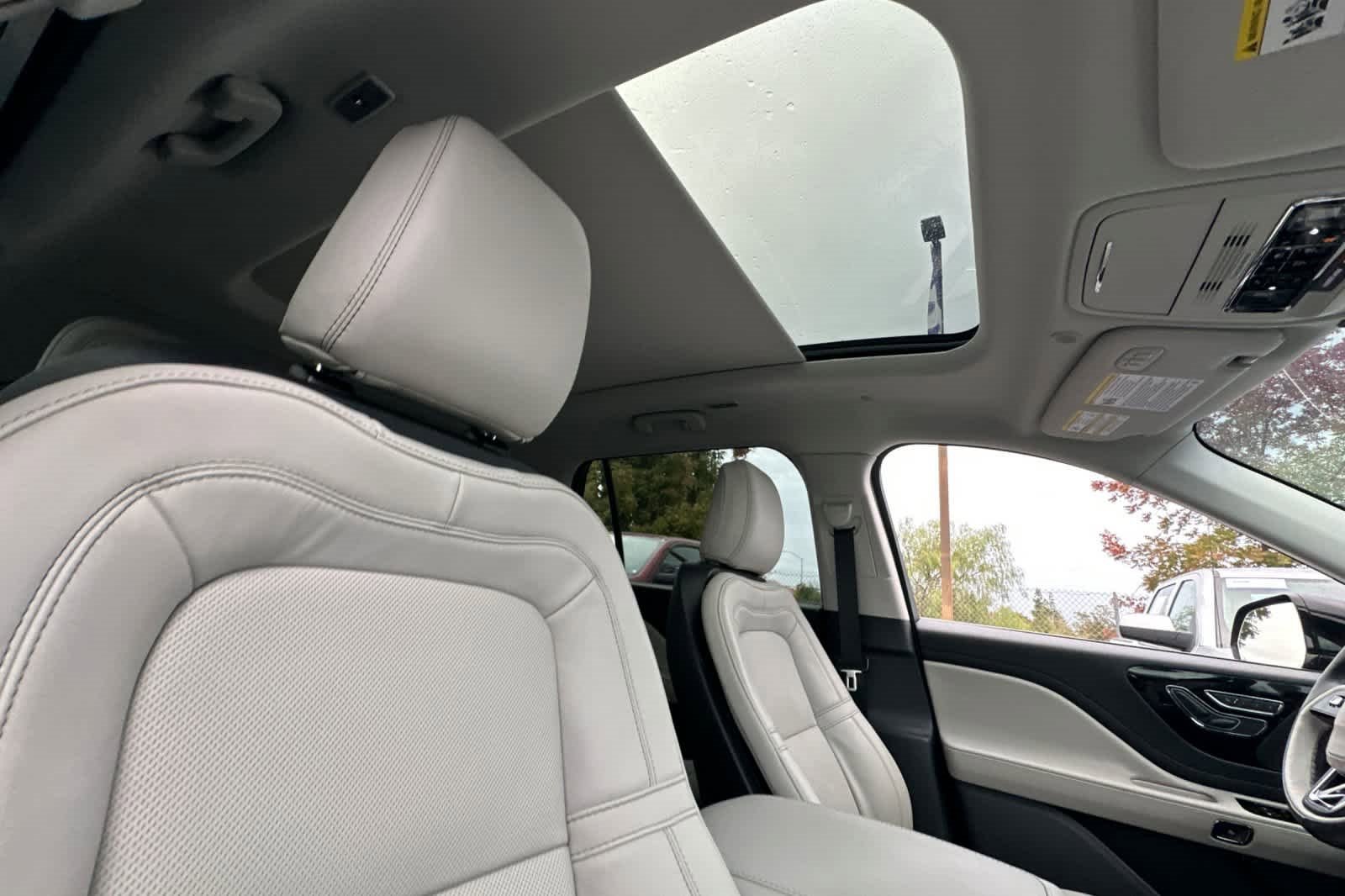 Used 2025 Lincoln Aviator Reserve image 18