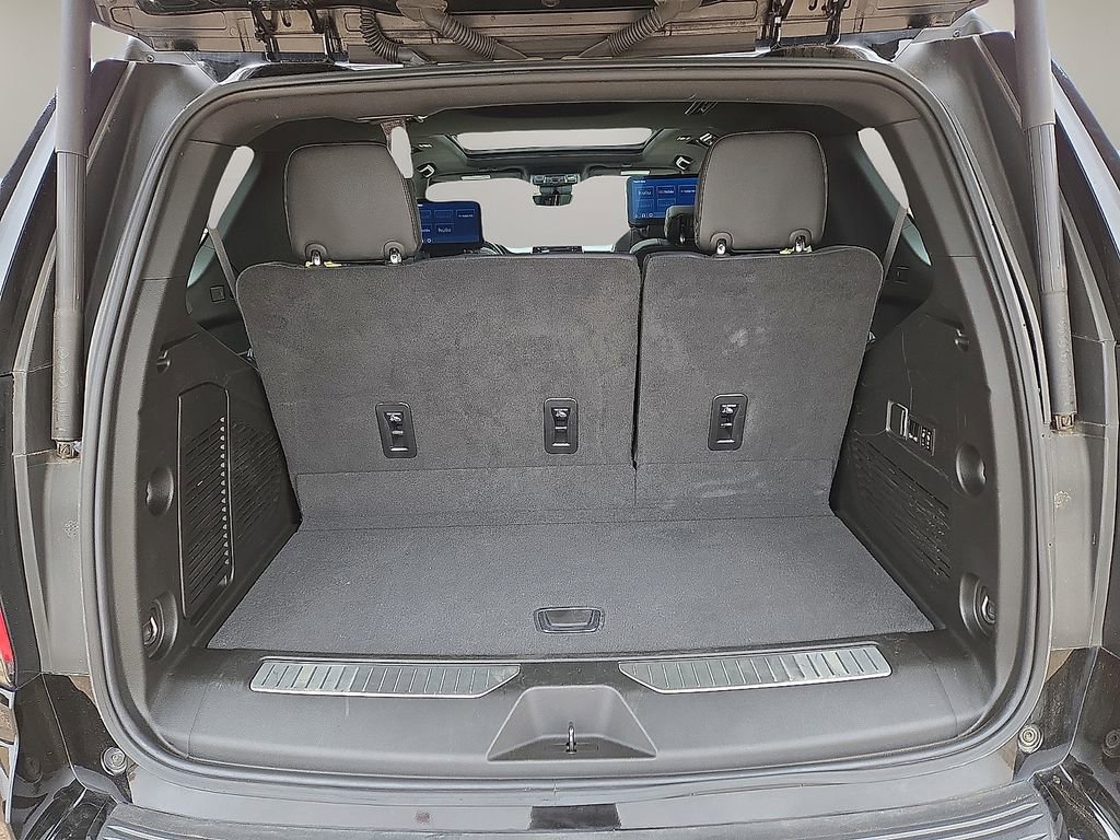 Used 2024 Chevrolet Tahoe High Country w/ Advanced Technology Package image 15