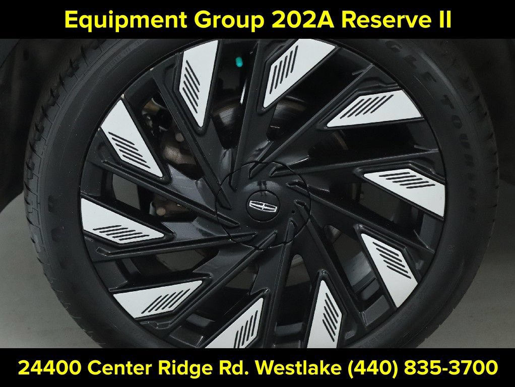 Certified 2025 Lincoln Nautilus Reserve w/ Jet Appearance Package AWD/4WD image 12