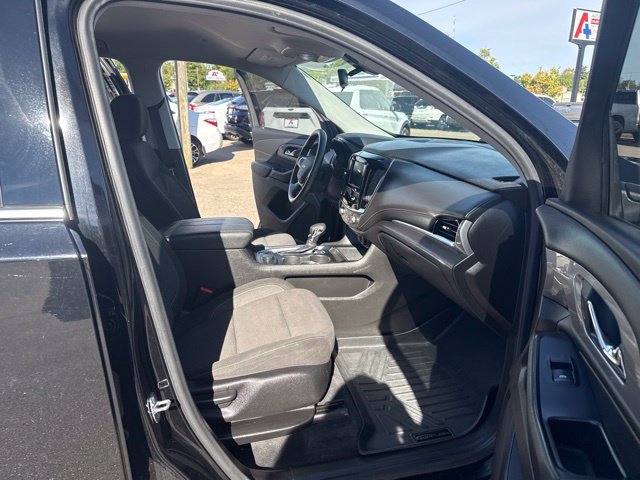 Used 2021 Chevrolet Traverse LS FWD image 14