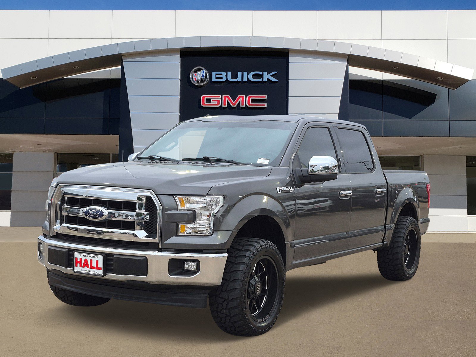 Used 2017 Ford F150 XLT RWD image 3