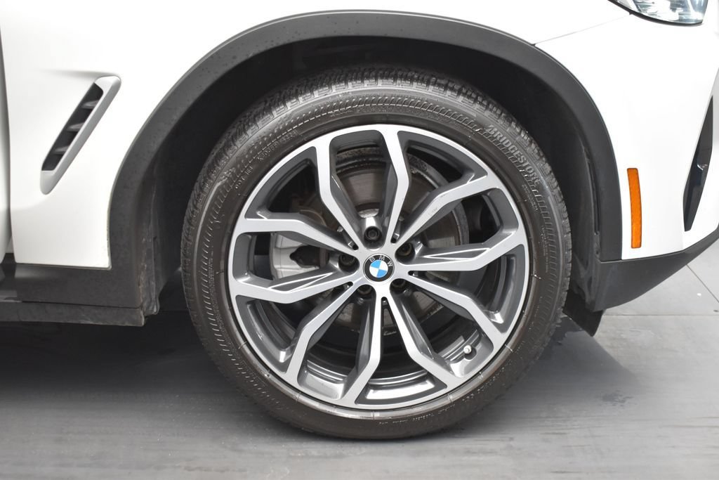 Used 2022 BMW X4 xDrive30i AWD/4WD image 5