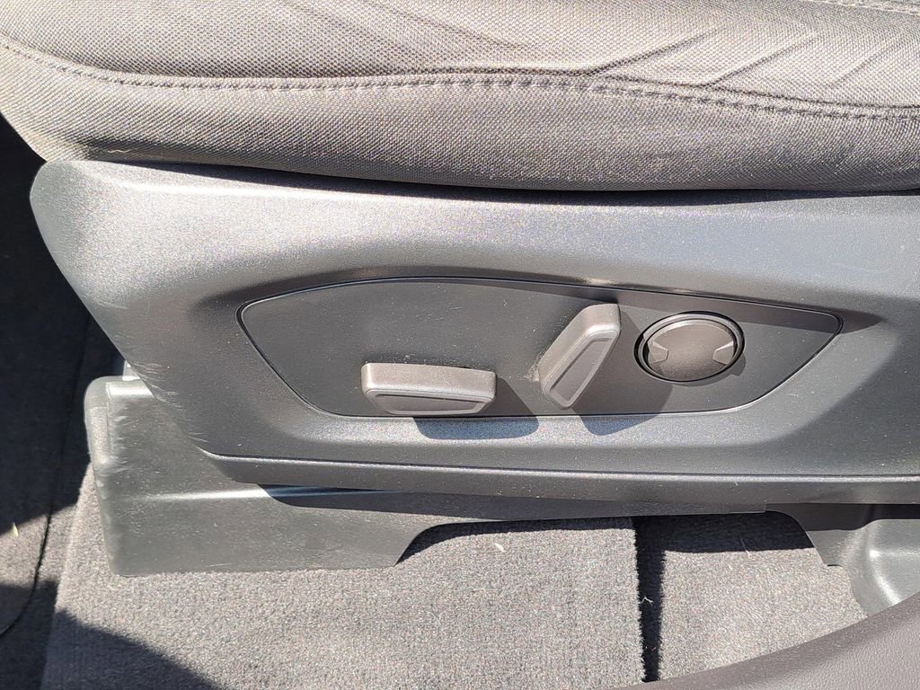 Used 2022 Ford Explorer XLT image 21