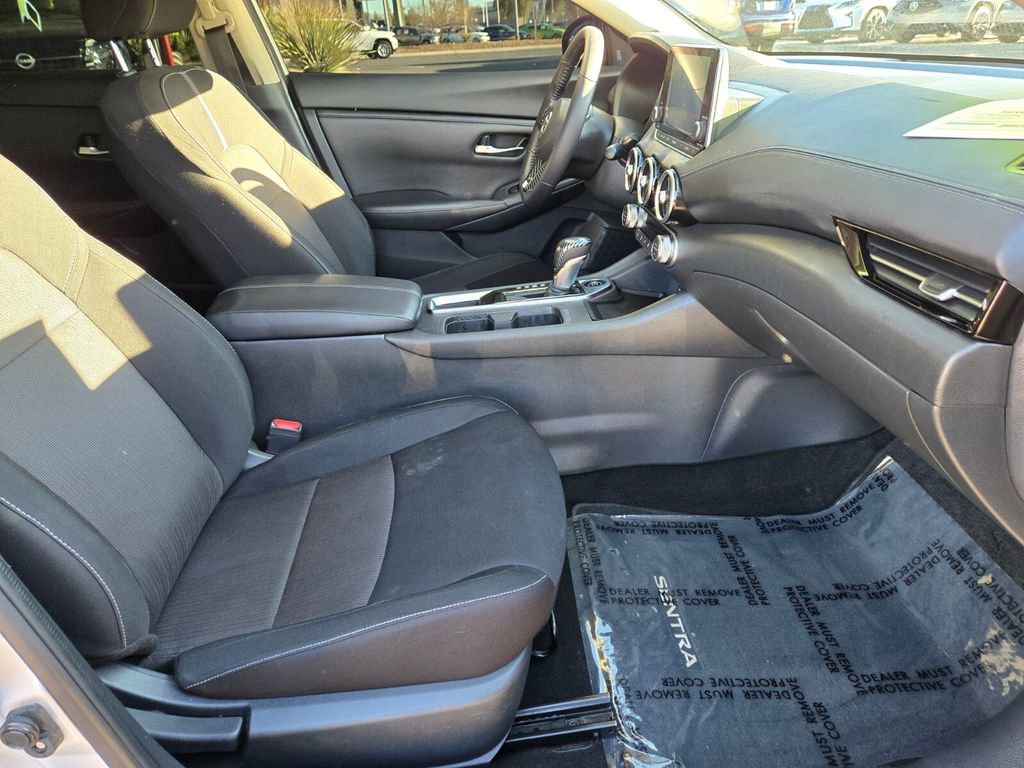 Used 2020 Nissan Sentra SV FWD image 19