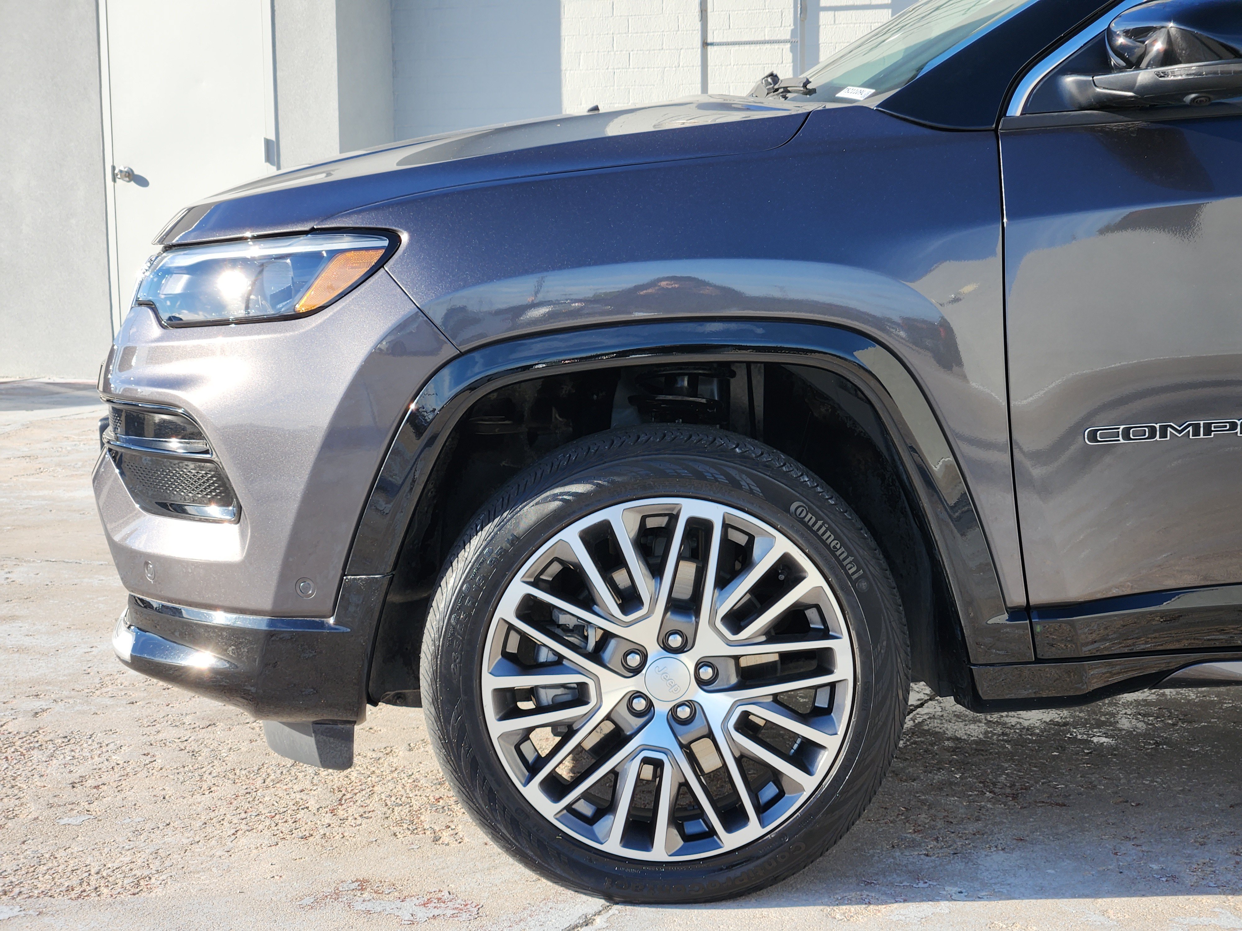 Used 2023 Jeep Compass Limited w/ Elite Group AWD/4WD image 9