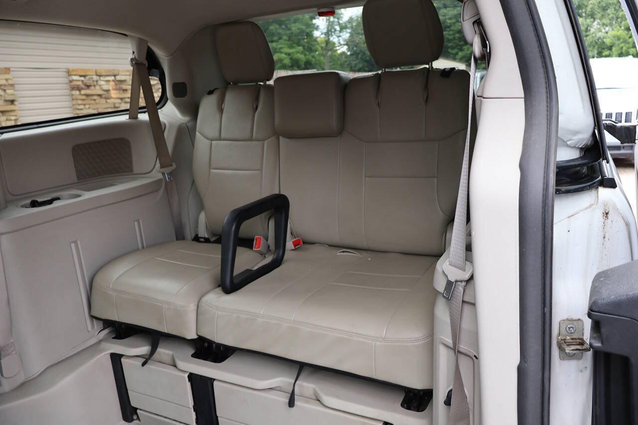 Used 2017 Dodge Grand Caravan SE w/ Power Window Group FWD image 24