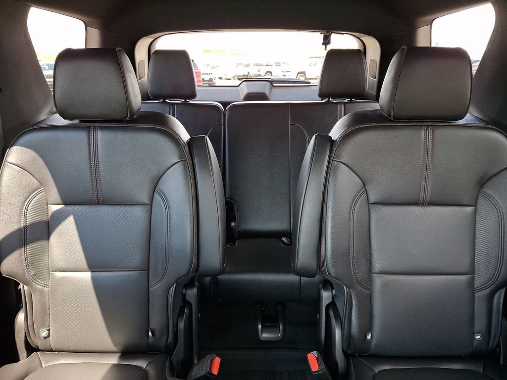 Used 2022 Chevrolet Traverse RS w/ LPO, Floor Liner Package AWD/4WD image 20
