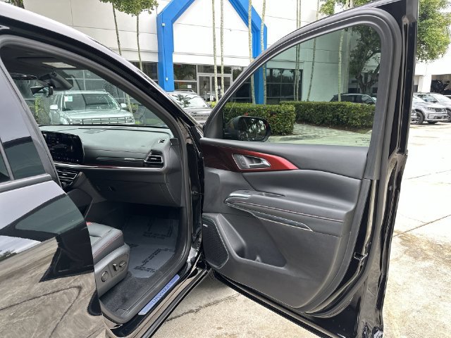 Used 2026 Chevrolet Traverse RS w/ LPO, Floor Liner Package FWD image 23
