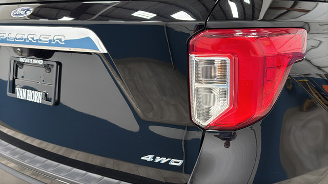 Used 2023 Ford Explorer XLT w/ Equipment Group 202A AWD/4WD image 37