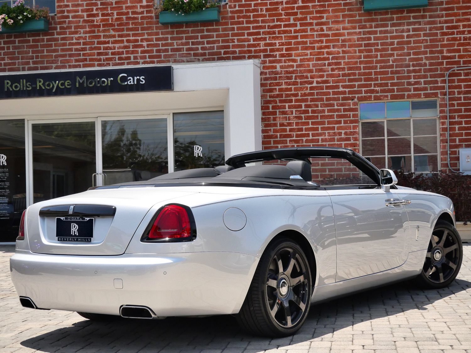 Certified 2021 Rolls-Royce Dawn RWD image 2