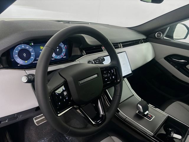 Used 2026 Land Rover Range Rover Evoque Dynamic SE AWD/4WD image 9