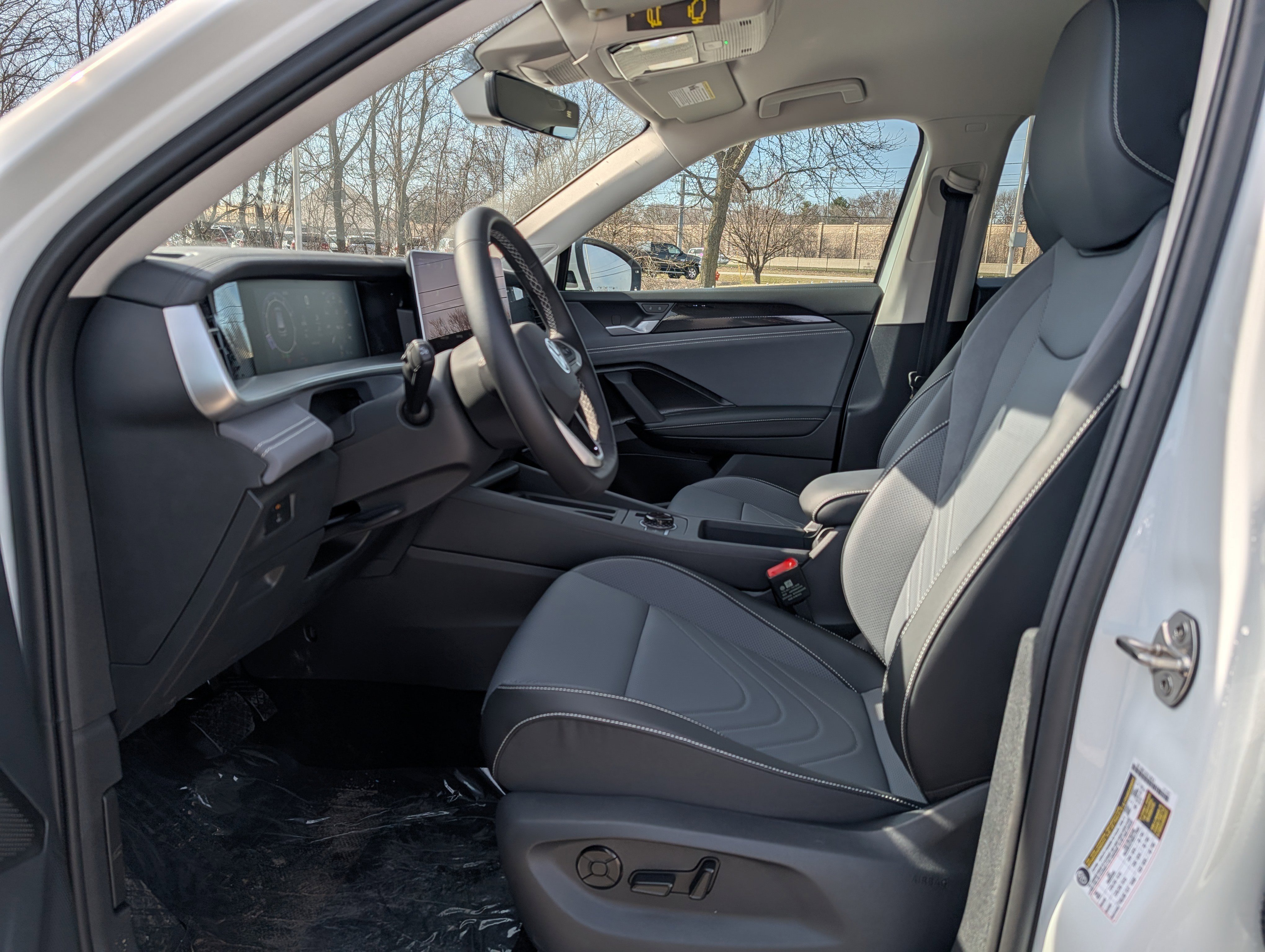New 2026 Volkswagen Tiguan SE image 5