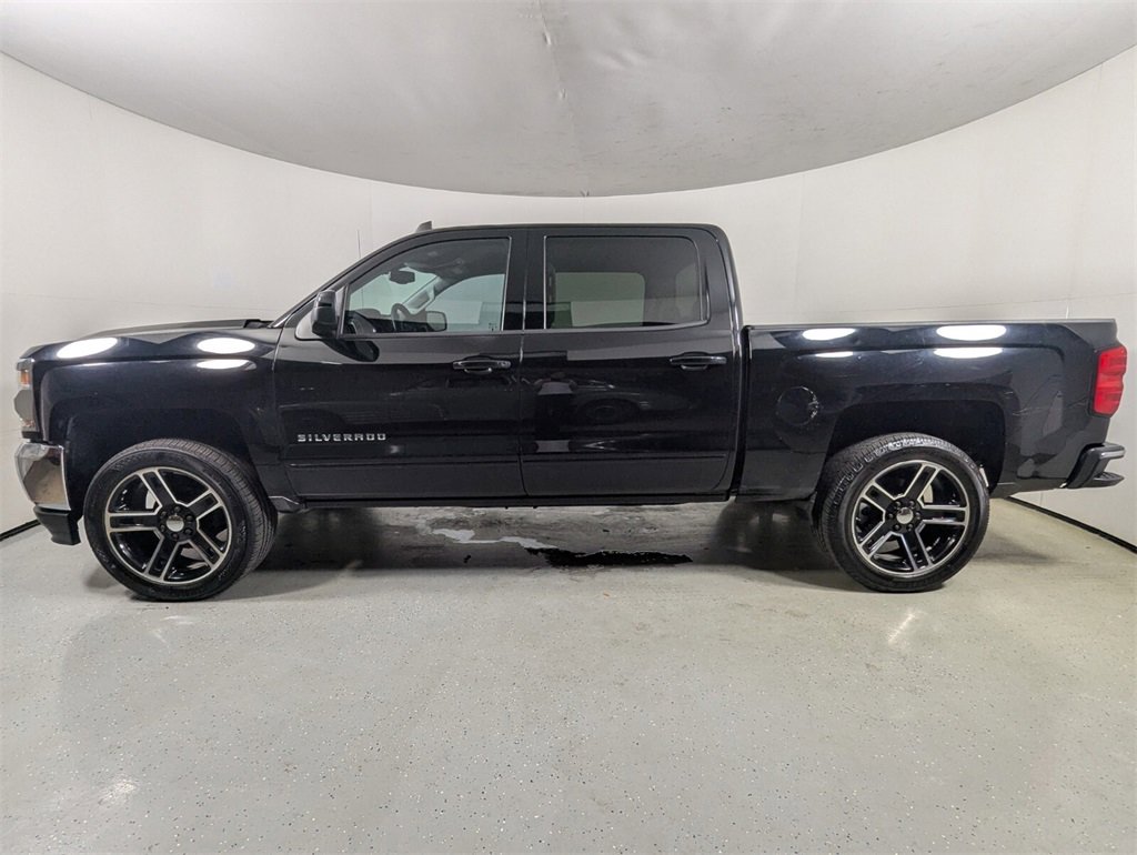 Used 2018 Chevrolet Silverado 1500 LT w/ All Star Edition image 4