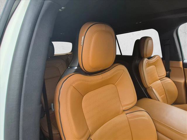 Used 2023 Lincoln Aviator Black Label w/ Dynamic Handling Package AWD/4WD image 16