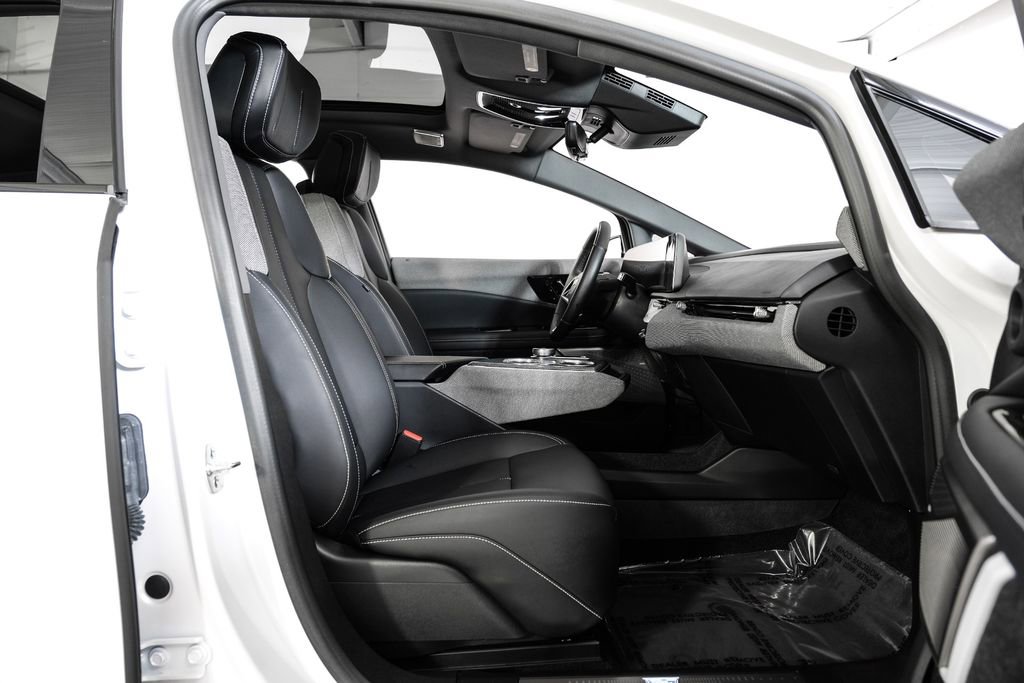 Used 2025 Cadillac Optiq Sport 1 w/ LPO, Floor Liner Package image 30