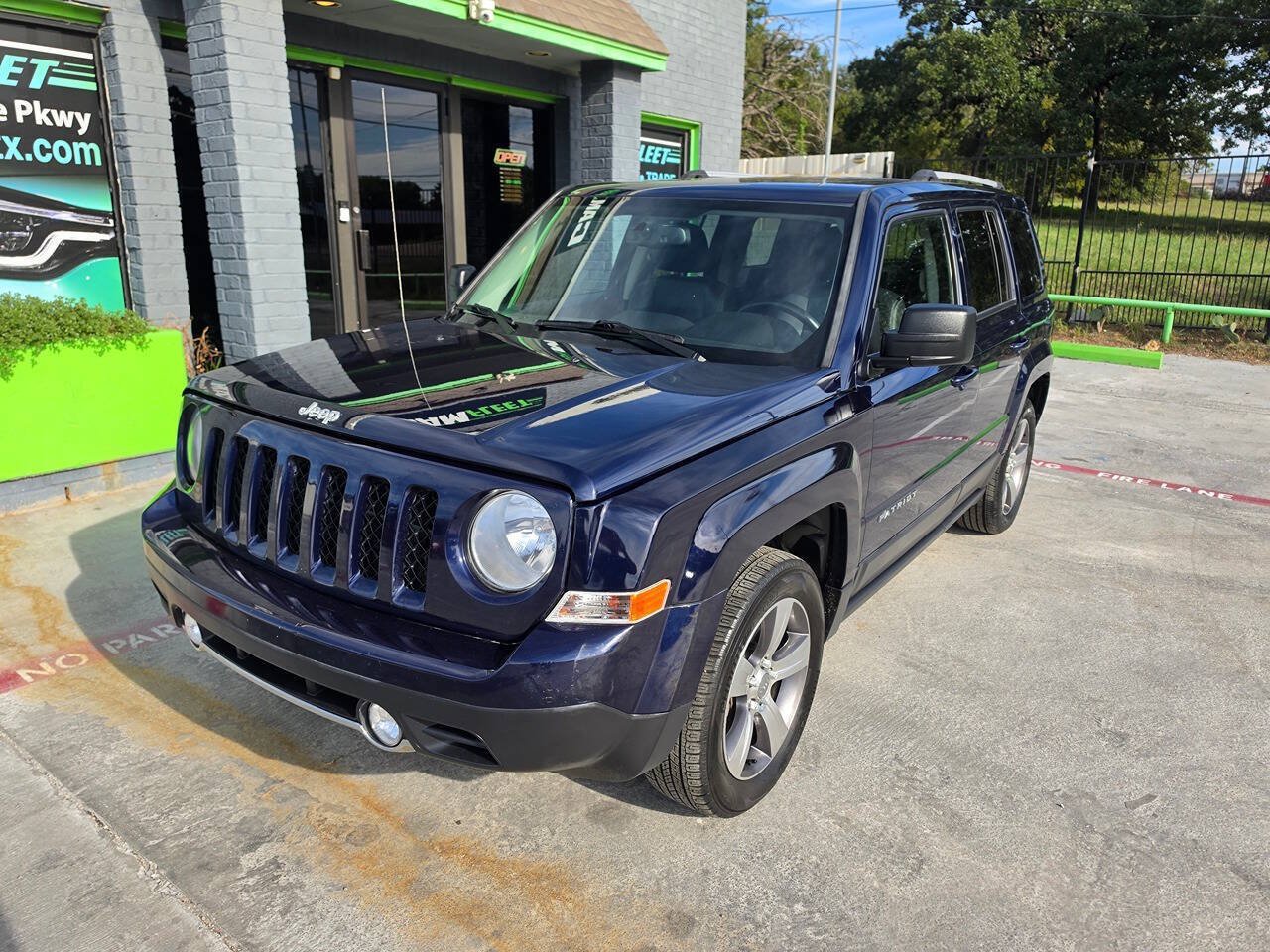 Used 2016 Jeep Patriot High Altitude FWD image 3