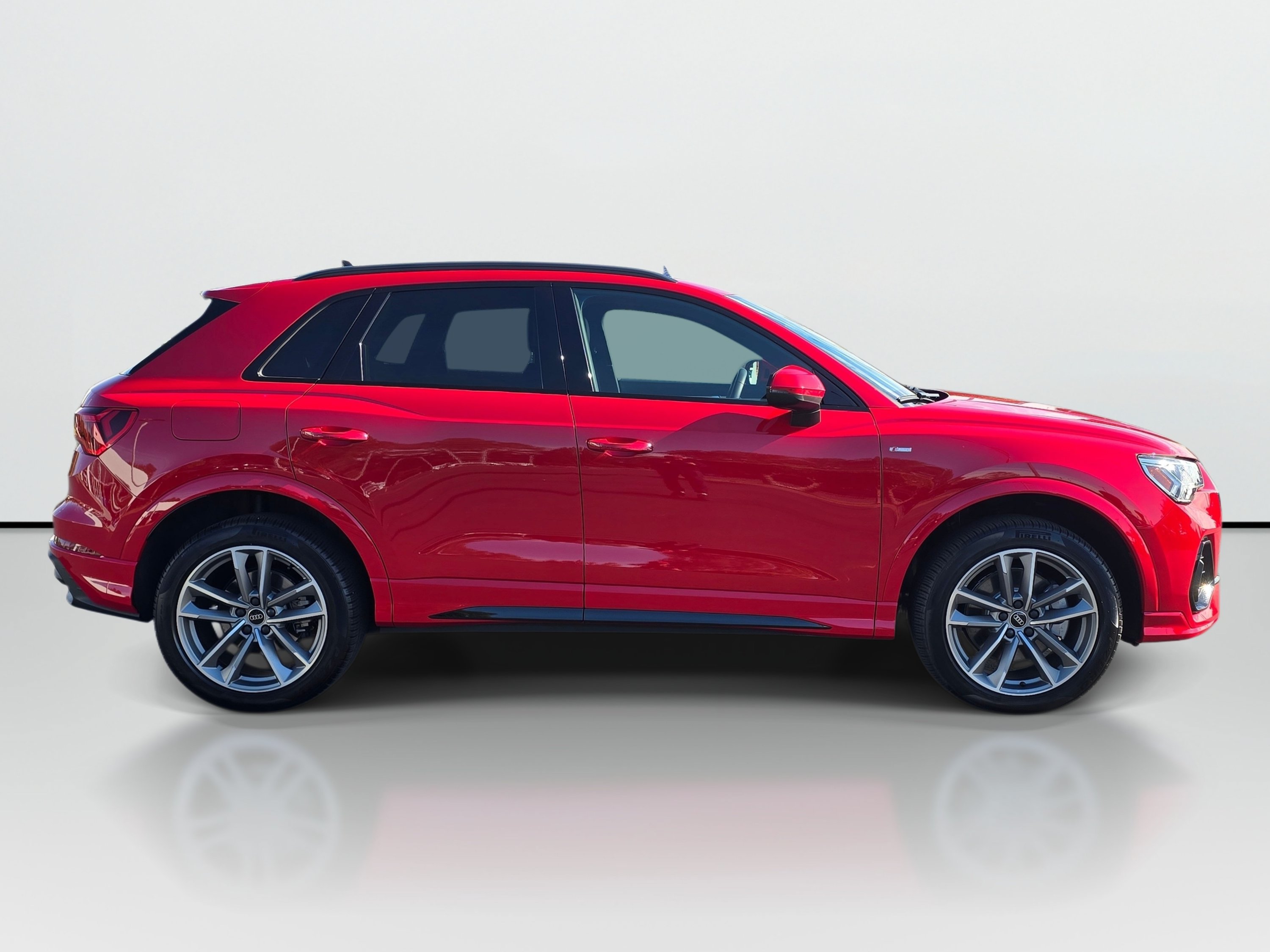 Certified 2025 Audi Q3 2.0T Premium AWD/4WD image 6