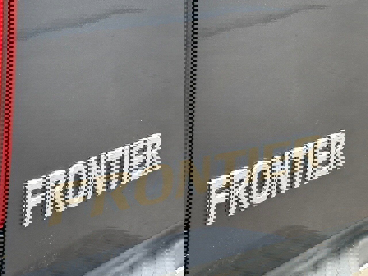 Used 2016 Nissan Frontier SV image 10