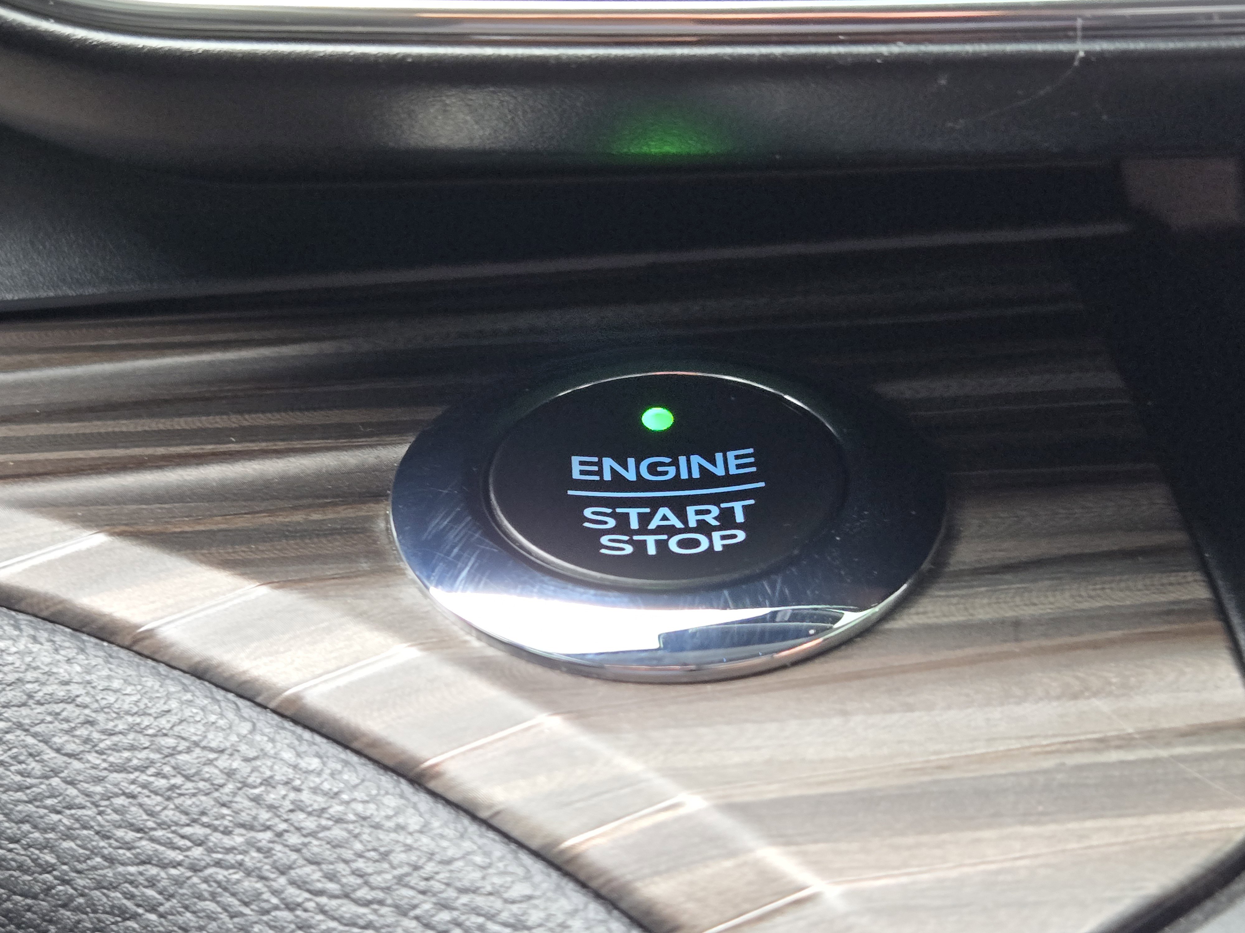 Used 2020 Ford Explorer Limited w/ Class III Trailer Tow Package image 24