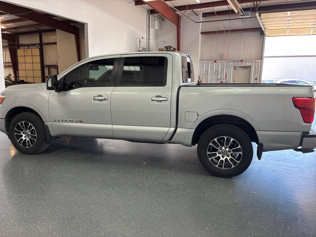 Used 2020 Nissan Titan SV w/ SV Convenience Package AWD/4WD image 7