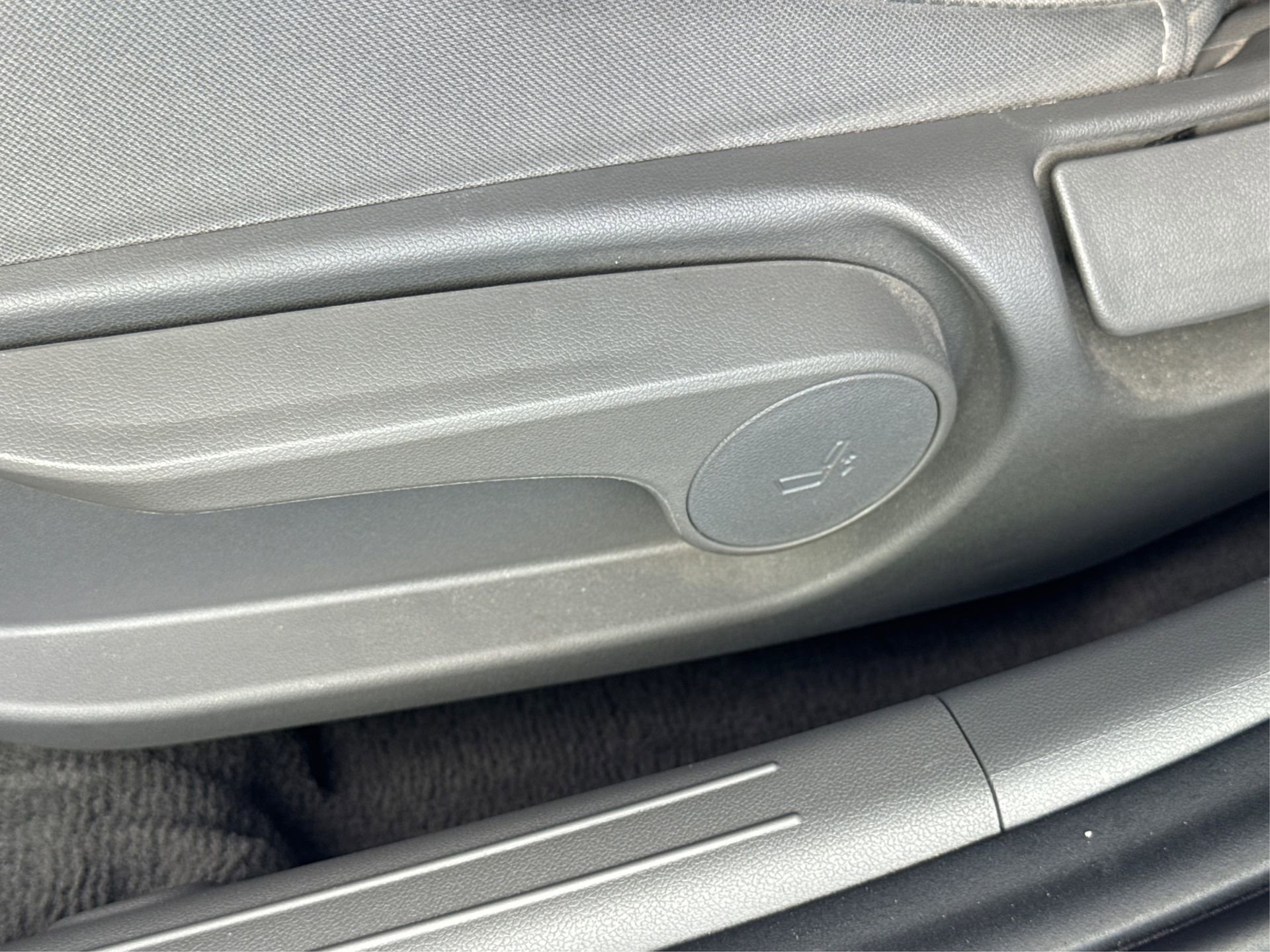 Used 2023 Hyundai Elantra SEL w/ Cargo Package image 24