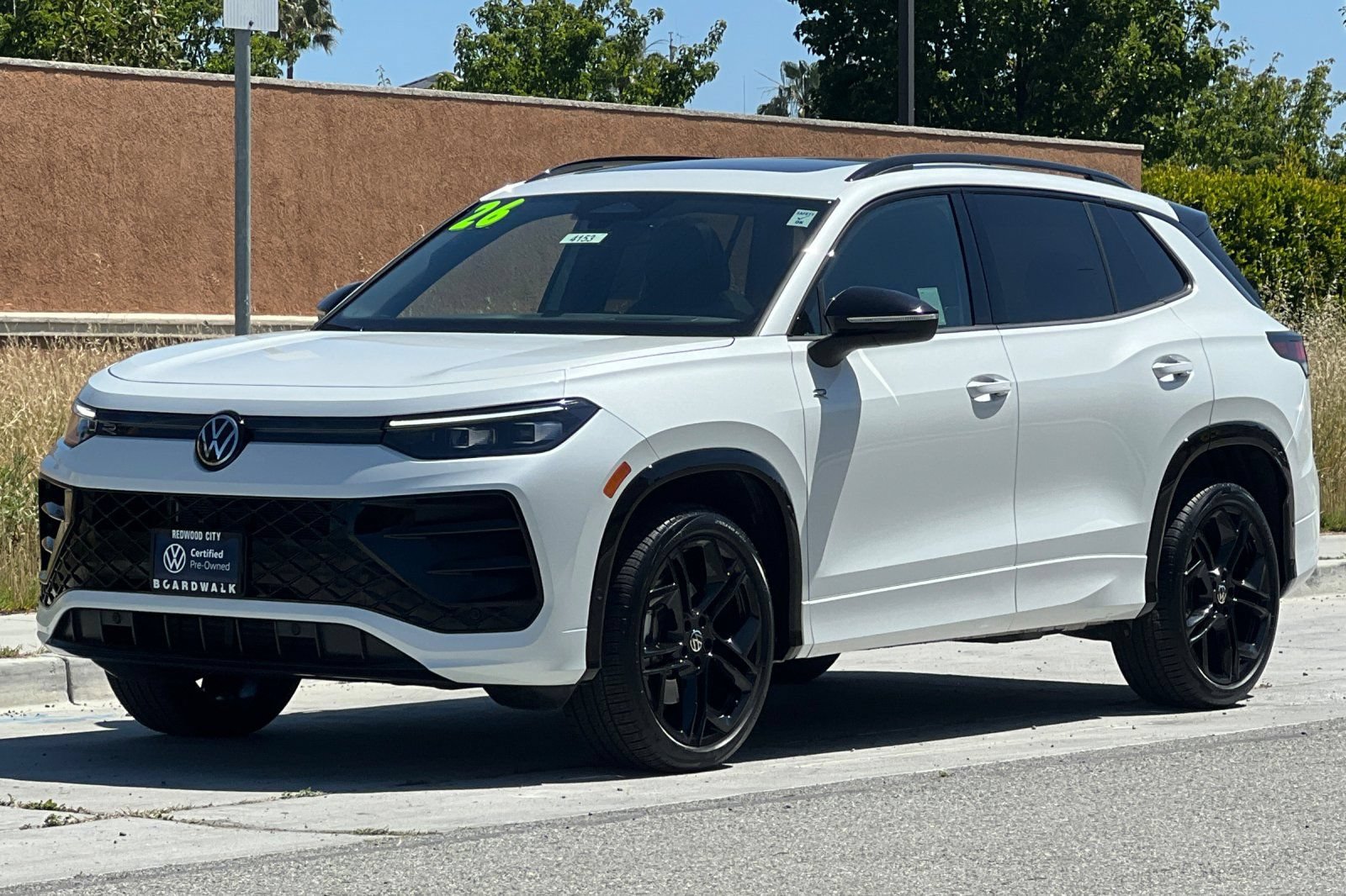 Certified 2026 Volkswagen Tiguan SE R-Line AWD/4WD image 8