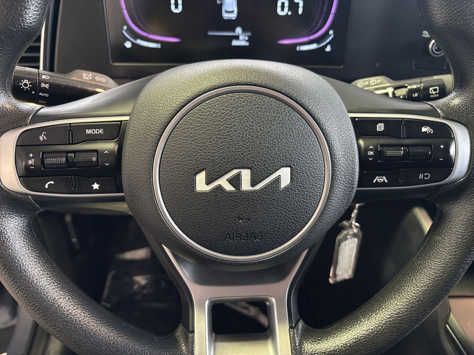 Used 2025 Kia Sportage LX image 32