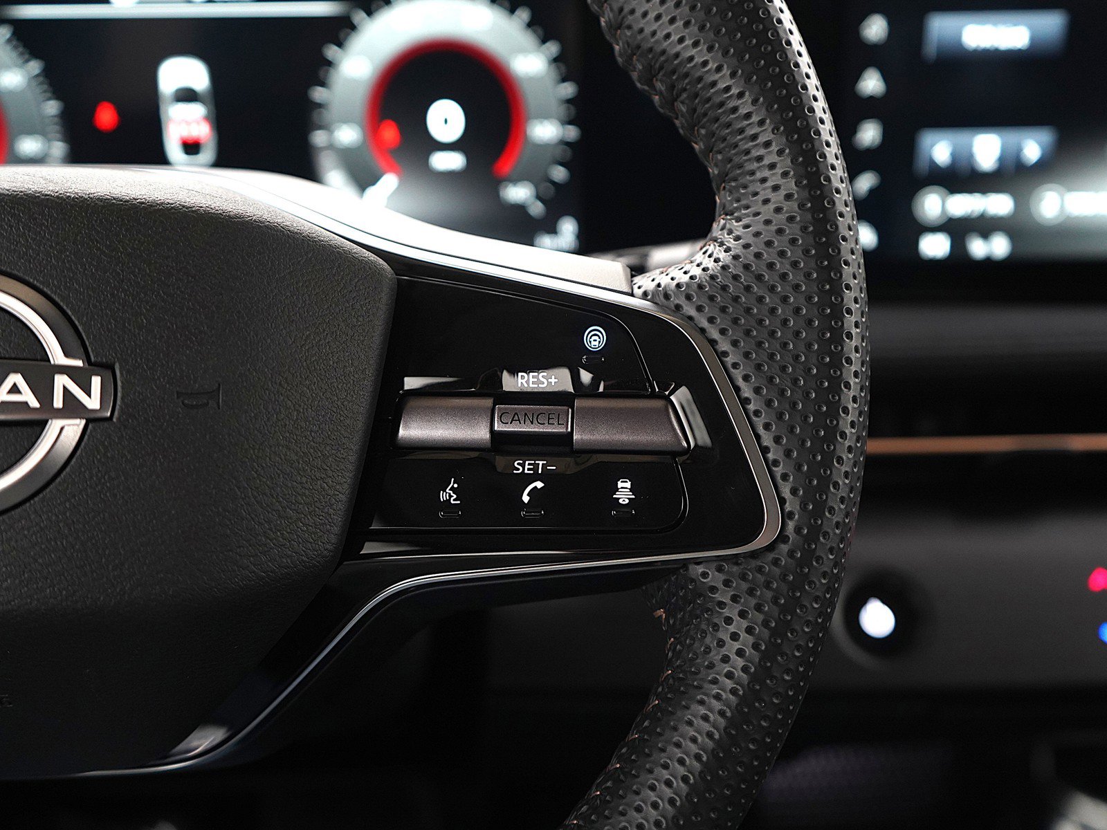 Used 2024 Nissan Ariya AWD image 27