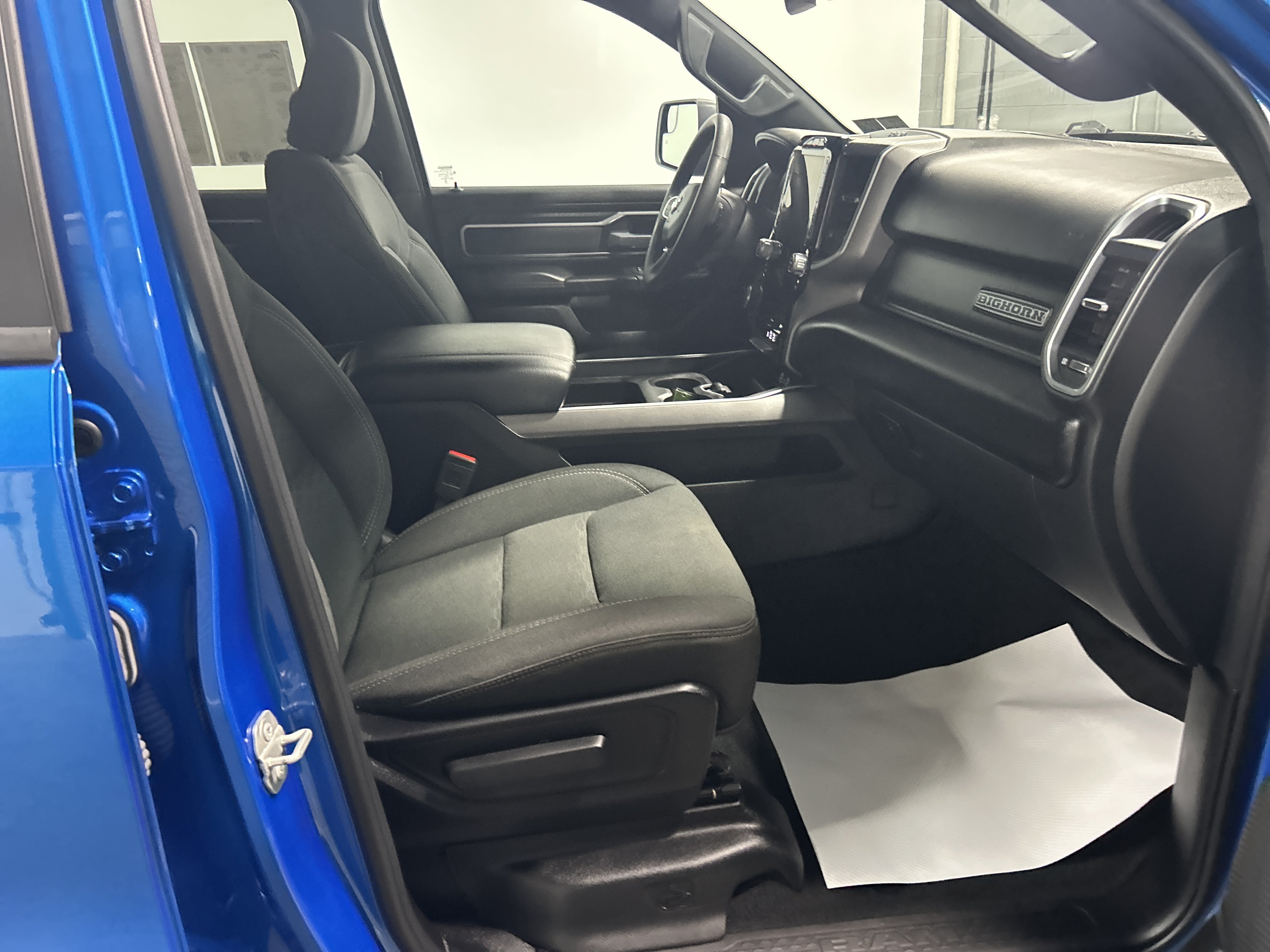 Used 2025 RAM 1500 Big Horn AWD/4WD image 31