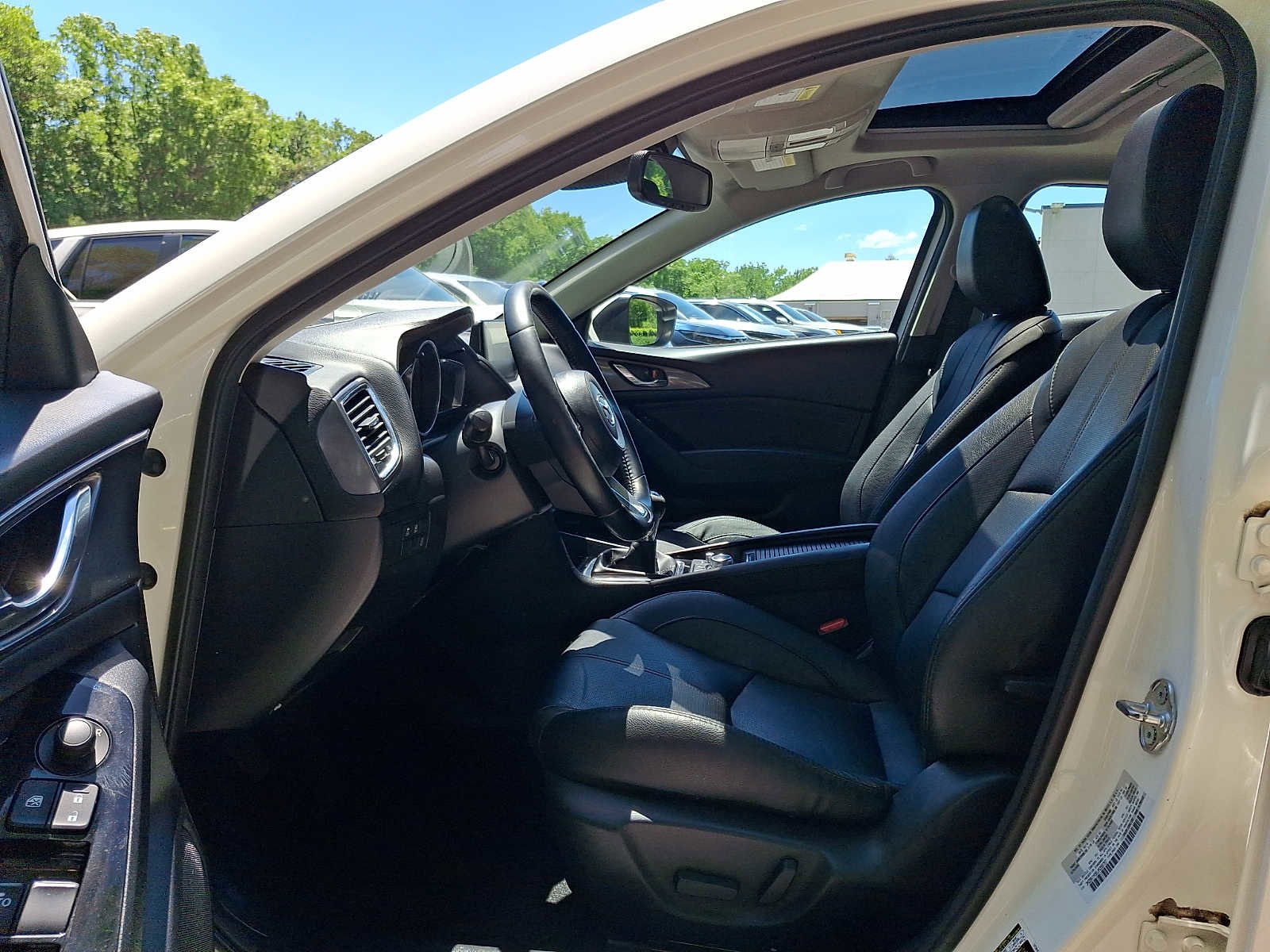 Used 2018 MAZDA MAZDA3 Grand Touring w/ Premium Equipment Package FWD image 13