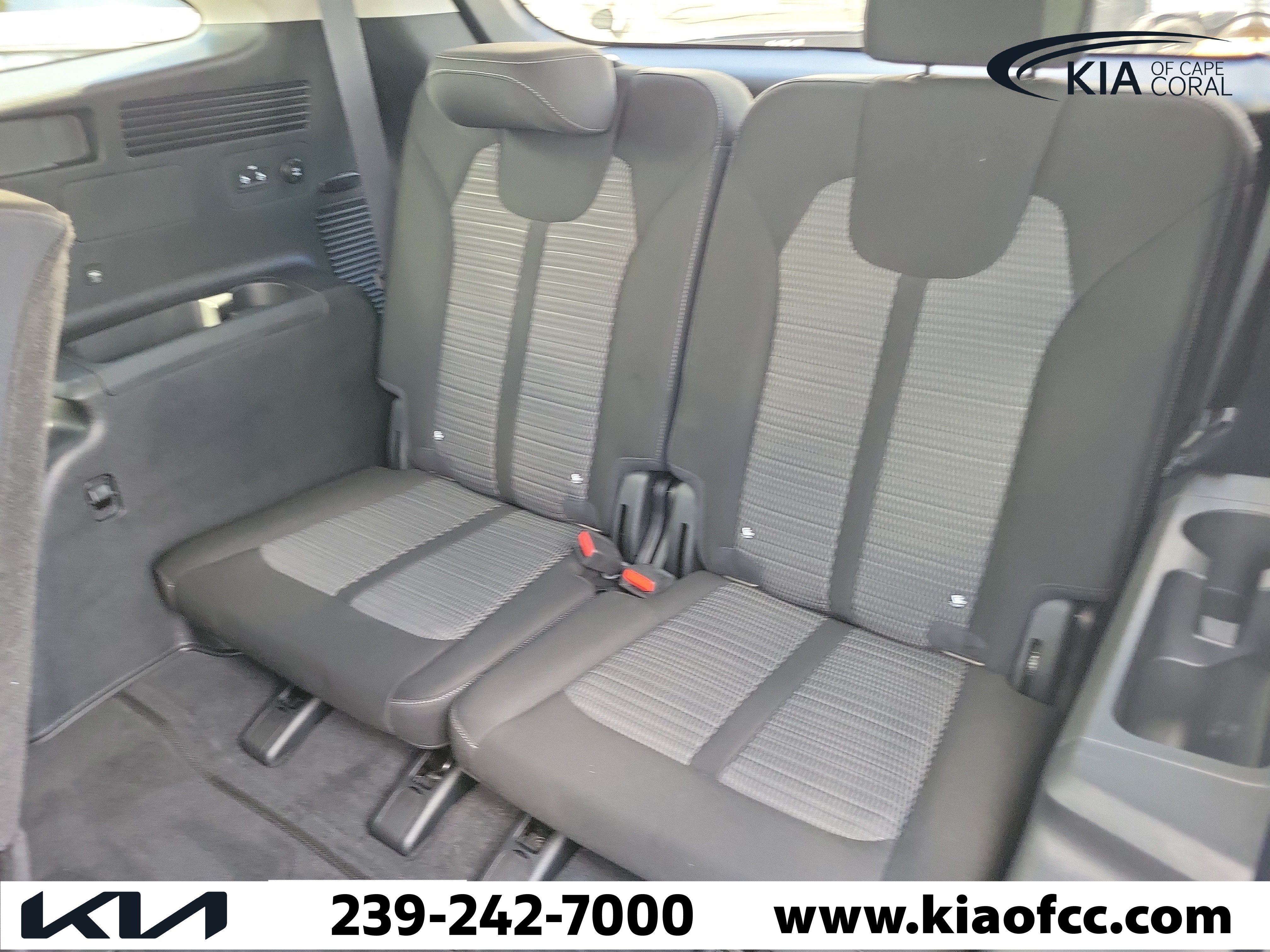 Certified 2025 Kia Sorento LX FWD image 14