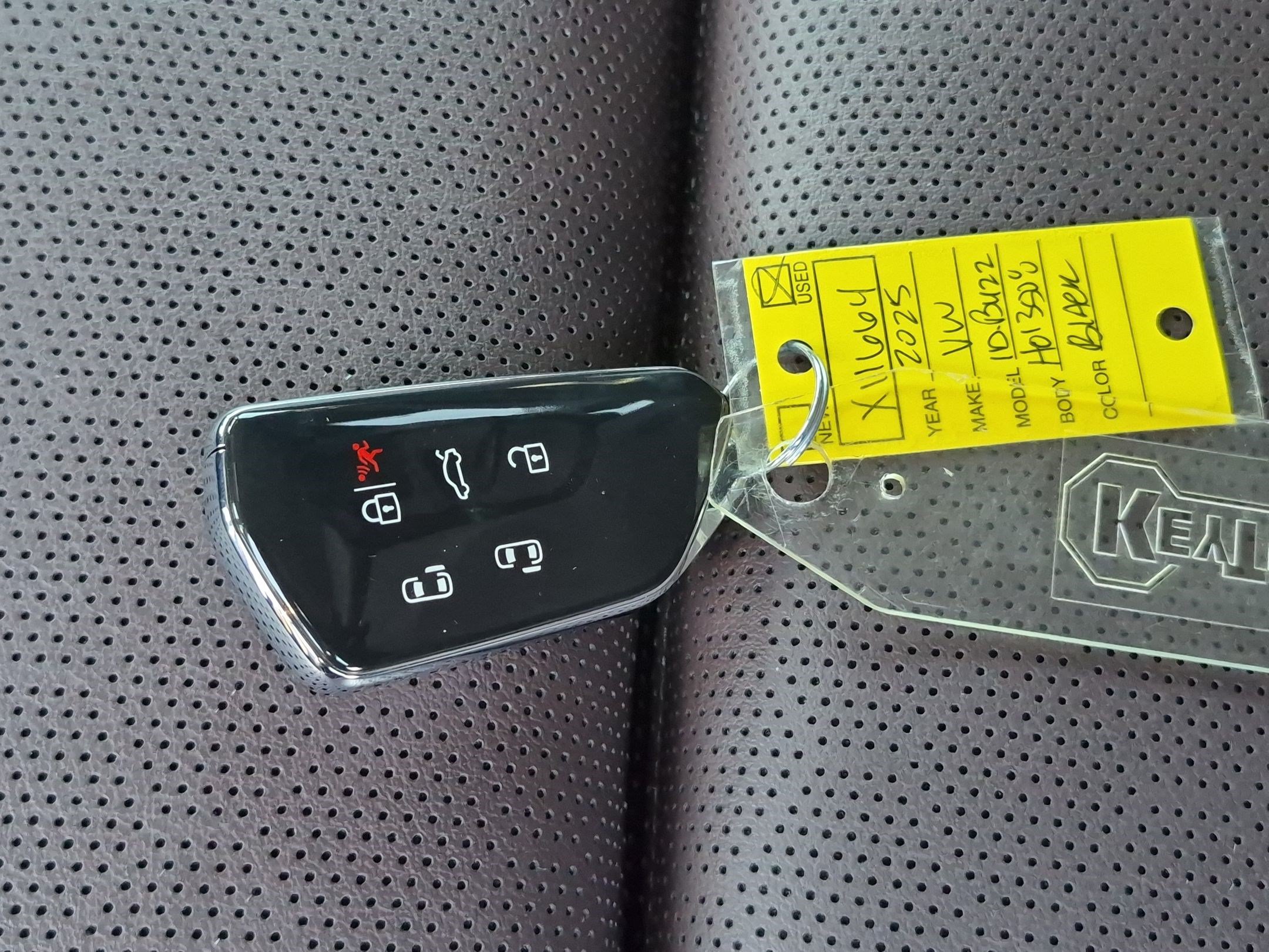 Used 2025 Volkswagen ID. Buzz Pro S RWD image 36