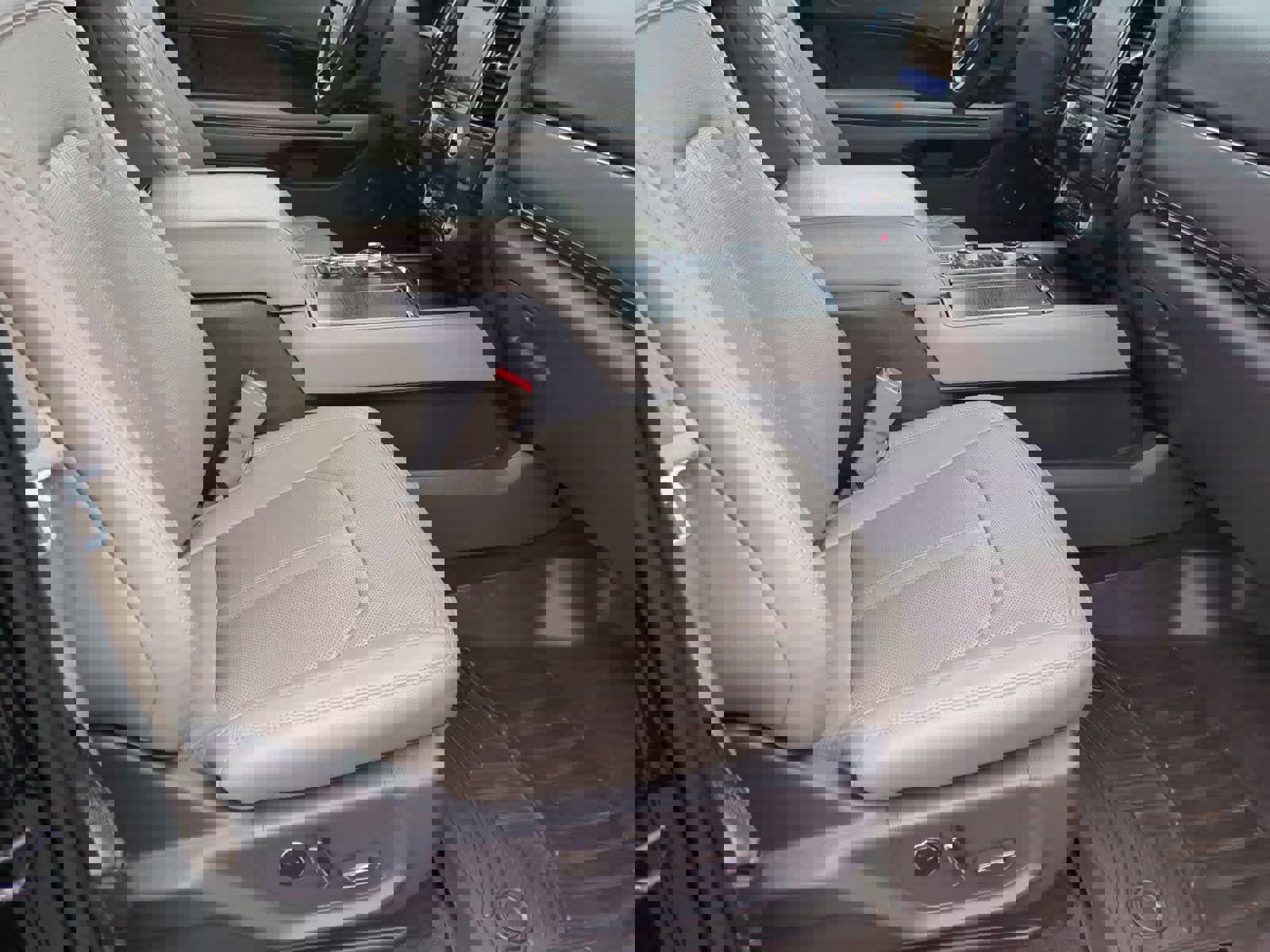 Used 2020 Ford Expedition Max Limited image 23