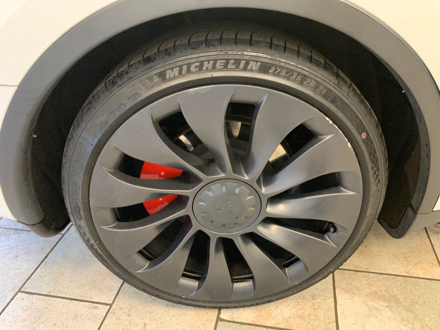 Used 2023 Tesla Model Y Performance AWD/4WD image 10