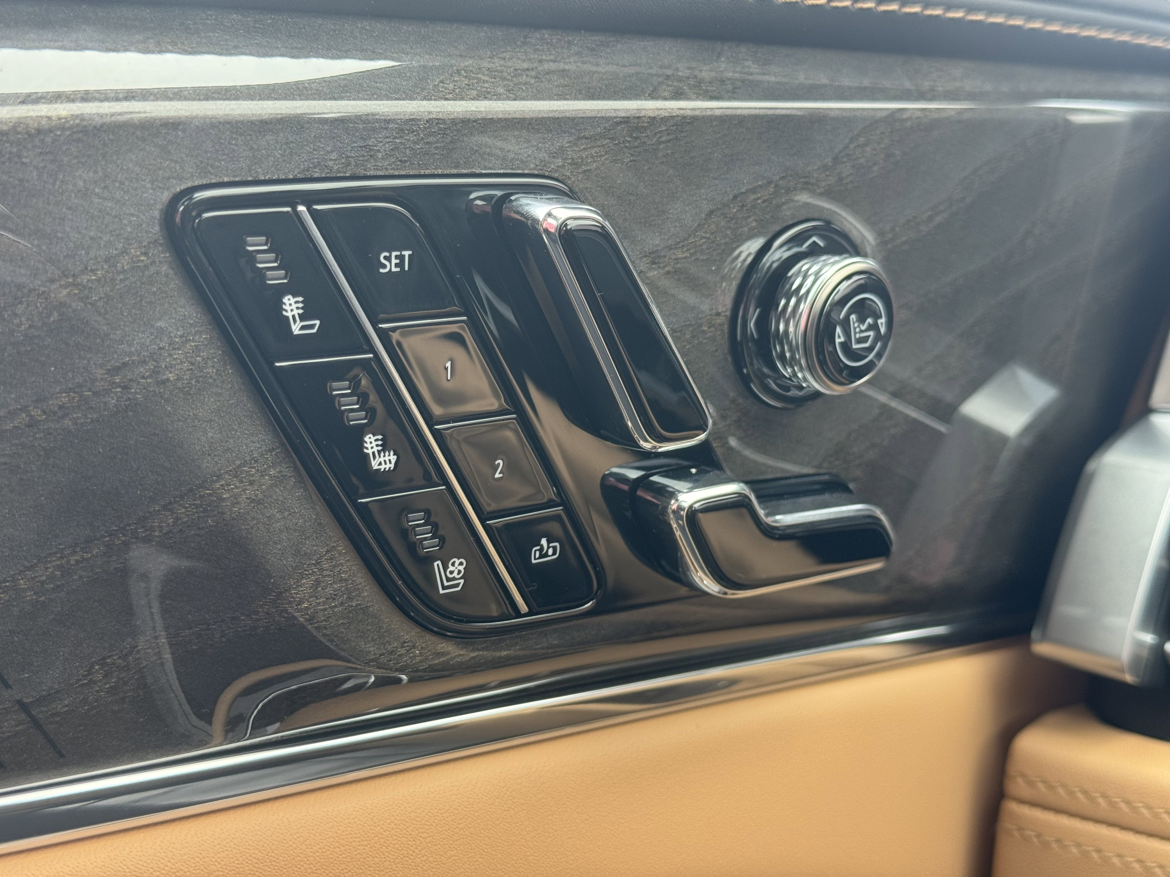 New 2025 Cadillac Escalade IQ Luxury 2 image 29