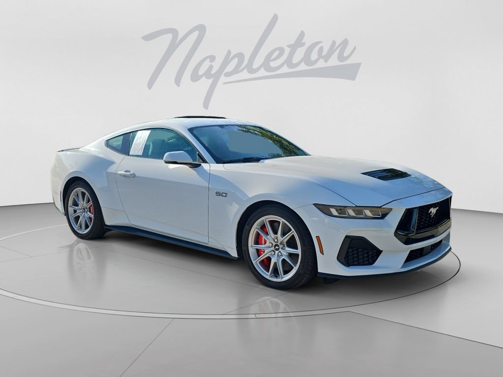 Used 2024 Ford Mustang GT Premium RWD image 3